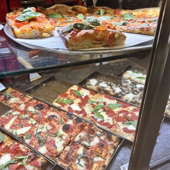 Taglio Pizza - Display counter - Pizza Near Me - Mineola, New York