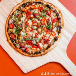 Tandoori Pizza & Wing - Tandoori chicken classic