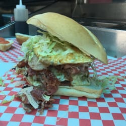 Teak & Charlie's Food Truck "The Pink Pig" - Monster burger