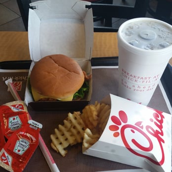 Chick-fil-A - Looks taste and fresh. I got the #2 with no tomatoes. Thats the chicken deluxe meal. - Fast Food Near Me - Stuart, Florida