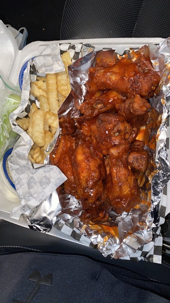WRA BUFFALO WING SPOT Updated August 2024 426 Hertel Ave, Buffalo