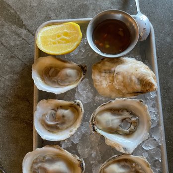 Freeport Oyster Bar - Spartans oysters - Seafood Near Me - Freeport, Maine