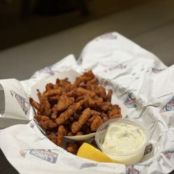 Lunch Lobster Roll - Fried Clam Strips