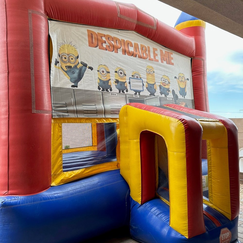 Kangaroo Bounce Party - Castle Style Bouncer with an Arch. This picture was taken right after cleaning - Bounce House Rentals Near Me - Las Vegas, Nevada