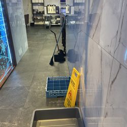 Hiro Sushi And Steakhouse - Sloppy managment