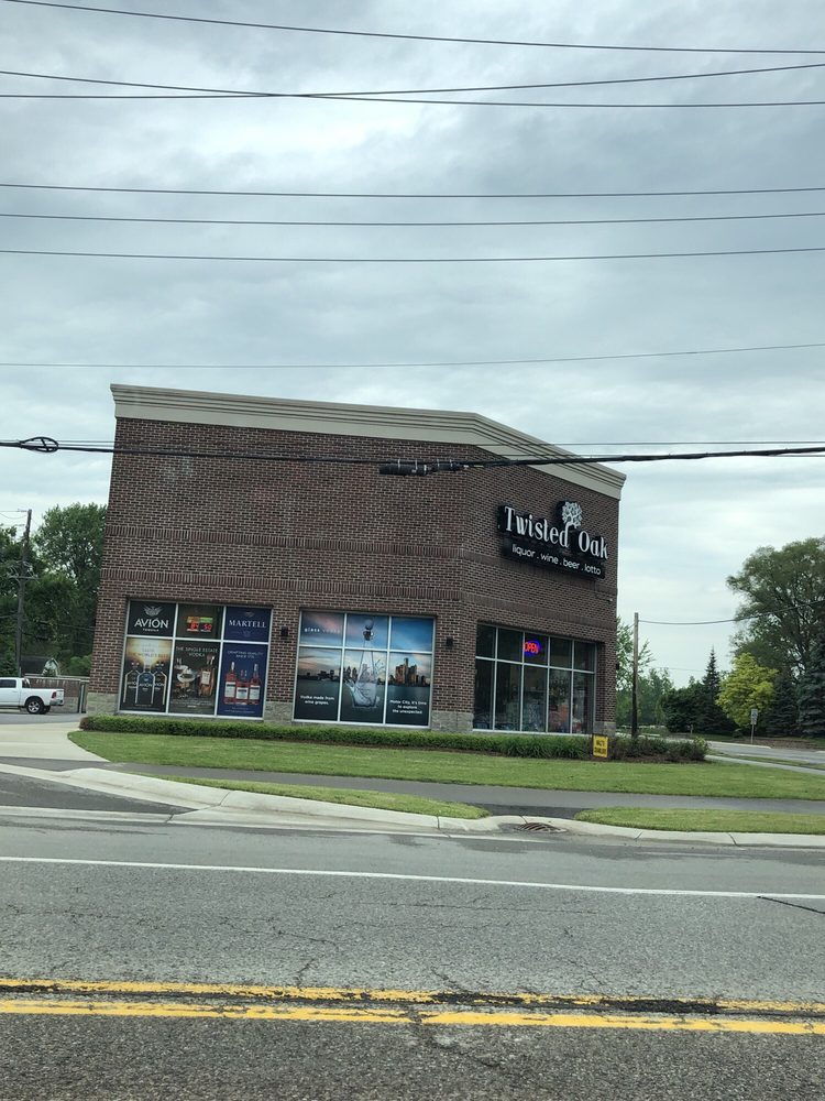 TWISTED OAK WINE & SPIRITS Updated August 2024 17 Reviews 976