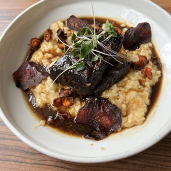 Presley's Kitchen & Bar - Short ribs - American Near Me - Detroit, Michigan Presley's Kitchen & Bar - Short ribs - American Near Me - Detroit, Michigan