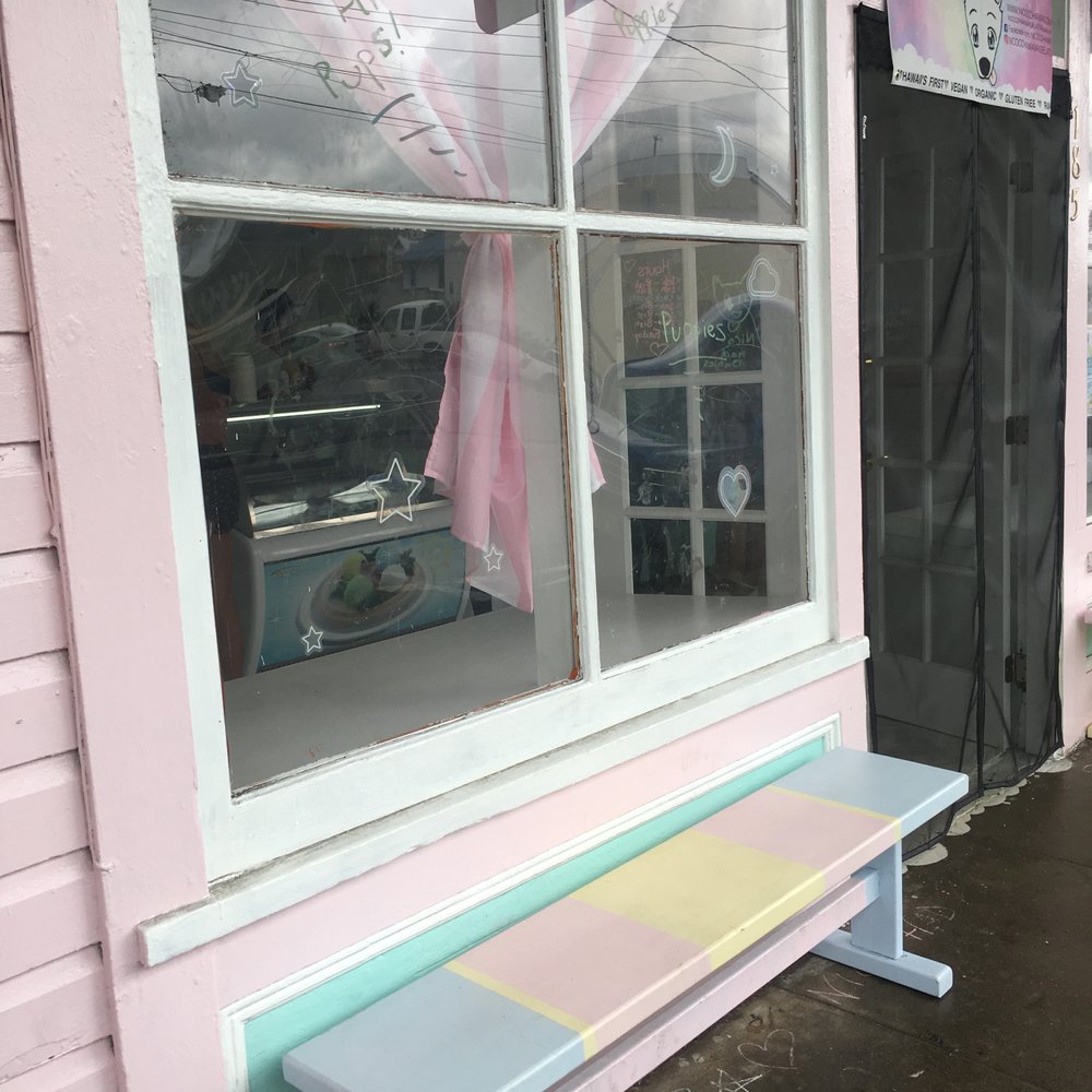 Nicoco - cute bench outside - Gelato Near Me - Hilo, Hawaii Nicoco - cute bench outside - Gelato Near Me - Hilo, Hawaii
