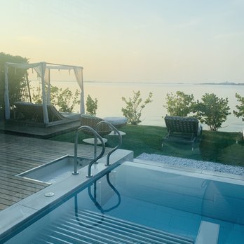 JW Marriott Venice Resort & Spa - Spa pool overlooking the Venetian waters - Hotels Near Me - Venice, RM JW Marriott Venice Resort & Spa - Spa pool overlooking the Venetian waters - Hotels Near Me - Venice, RM