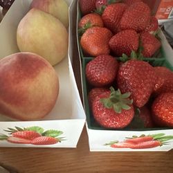Glenn Ranch - Peaches and strawberries