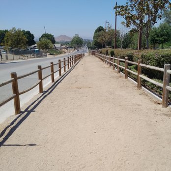 Pike's Peak Park - Nice horse trail. - Parks Near Me - Norco, California Pike's Peak Park - Nice horse trail. - Parks Near Me - Norco, California