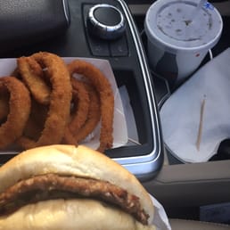 Ordered hamburger with onion rings. The presentation of food is horrible. It taste just like every hamburger. Ordered hamburger with onion rings. The presentation of food is horrible. It taste just like every hamburger.