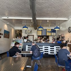 Southland Bagel - Inside dinning and counter