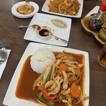 Trendy Thai - Cashew Chicken - Thai Near Me - Irwindale, California Trendy Thai - Cashew Chicken - Thai Near Me - Irwindale, California