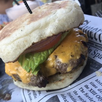 The Trestle - Trestle Burger - Cocktail Bars Near Me - Astoria, New York