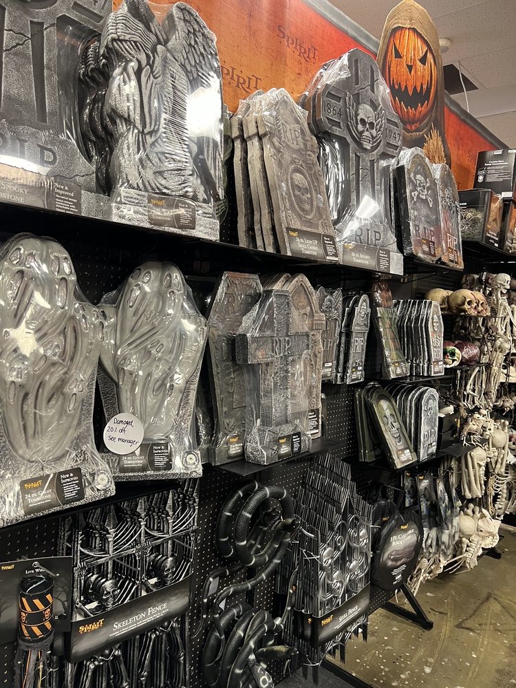 SPIRIT HALLOWEEN Updated August 2024 12 Photos 27592 Antonio Pkwy