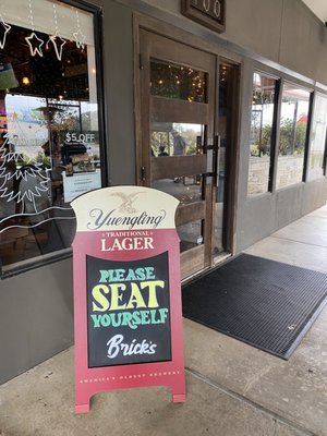 Brick’s Pub by null