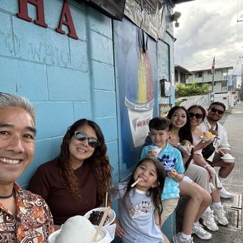 Waiola Shave Ice - Outside - Ice Cream & Frozen Yogurt Near Me - Honolulu, Hawaii