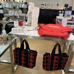 Versona - Holiday display