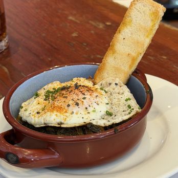 Tipico - Espinacas con garbanzos - Tapas Bars Near Me - Seville, SE