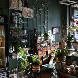 Albertine Florals Wine & Gifts