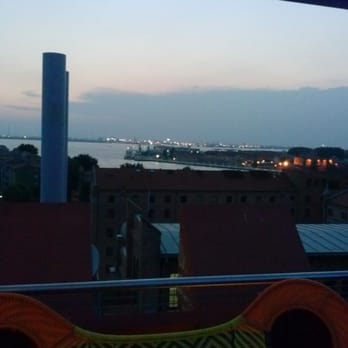 Skyline Rooftop Bar - Looking west - Cocktail Bars Near Me - Venezia, VE