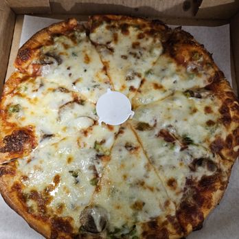Teresa's Pizza - Mushrooms, green peppers, onions. Just gooey-perfection - Pizza Near Me - Cleveland, Ohio