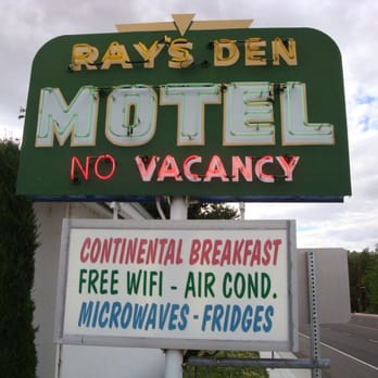 Ray's Den Motel - Hotels Near Me - Independence, California