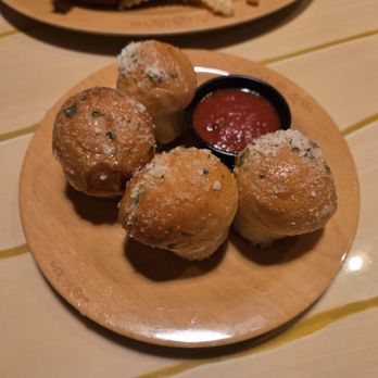 Toadstool Cafe - toadstool cheesy garlic knots - Cafes Near Me - Universal City, California Toadstool Cafe - toadstool cheesy garlic knots - Cafes Near Me - Universal City, California