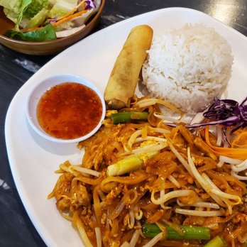 The Basil - Lunch Special Pad Thai - Thai Near Me - Long Beach, California The Basil - Lunch Special Pad Thai - Thai Near Me - Long Beach, California