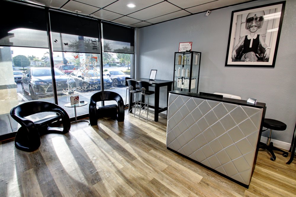 The Blowout Blowdry Bar Image
