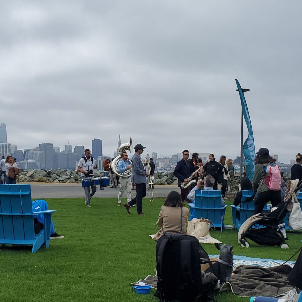 Off the Grid Treasure Island - Live music (band performing in the crowd) - Food Stands Near Me - San Francisco, California Off the Grid Treasure Island - Live music (band performing in the crowd) - Food Stands Near Me - San Francisco, California