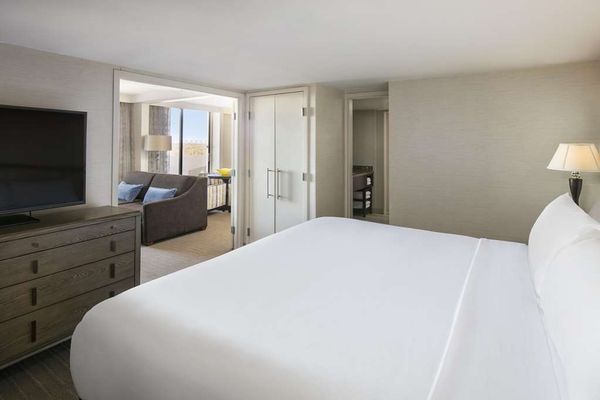 Sonesta Charlotte Lower South End by null