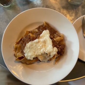 Vinatería - Fettuccine Ragu - Italian Near Me - New York, New York Vinatería - Fettuccine Ragu - Italian Near Me - New York, New York