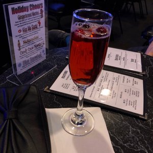 HYENA’S COMEDY NIGHT CLUB - 46 Photos & 98 Reviews - Comedy Clubs - 425