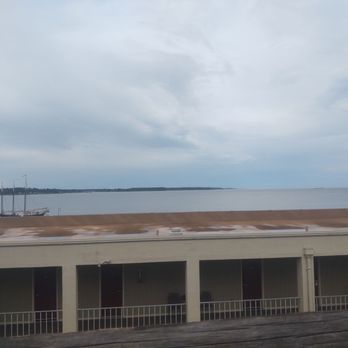 Yorktown Beach Hotel - Open sky and see 180 - Hotels Near Me - Yorktown, Virginia Yorktown Beach Hotel - Open sky and see 180 - Hotels Near Me - Yorktown, Virginia
