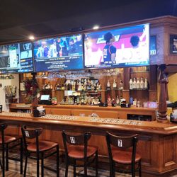Los Pollos Bros - Bar area.