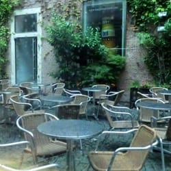 Schubert - Garten im Innenhof