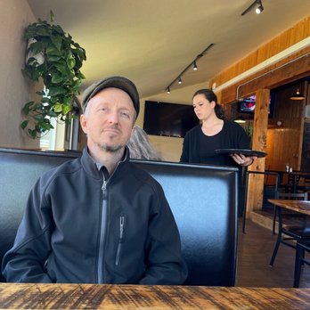Logan's - Himself for lunch! - American Near Me - Roslyn, Washington
