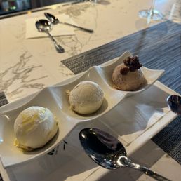 From left to right: Gelato with Vanilla EVO, Italian Cookies & Cream, Hazelnut crunch. ALL UNBELIEVABLE.