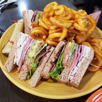 Country Harvest - Camarillo - Amazing Club Sandwich!!! The quality of ingredients of the sandwich shows they care. Turkey cooked and sliced in house. - Breakfast & Brunch Near Me - Camarillo, California