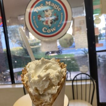 The Magic Cow - Inside (Key lime Ice cream)  Fresh Ice Cream Small - Ice Cream & Frozen Yogurt Near Me - Davie, Florida
