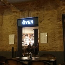 Ôven - Entrance to the inside seating