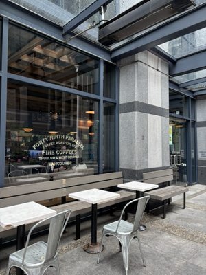 49th Parallel Café & Lucky's Doughnuts - Thurlow by null