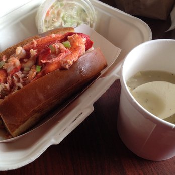 Sam's Chowdermobile - Lobster roll (shortie) and clam chowder - Food Trucks Near Me Sam's Chowdermobile - Lobster roll (shortie) and clam chowder - Food Trucks Near Me