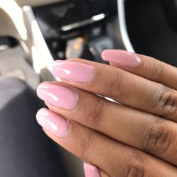Fashion Nails - Messy cuticles and air bubbles with this gel mani