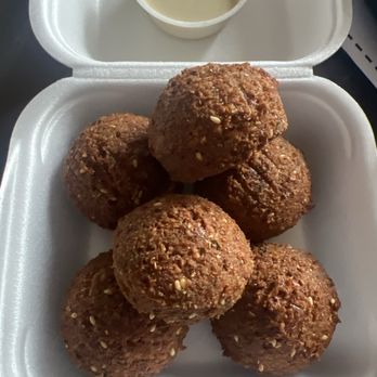 Smoothie Food Massa - 6 Piece Falafel - Middle Eastern Near Me - Liverpool, New York Smoothie Food Massa - 6 Piece Falafel - Middle Eastern Near Me - Liverpool, New York