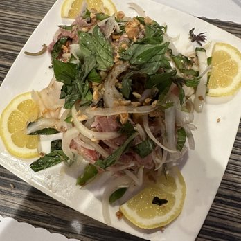 Dong Que Restaurant - Rare beef salad with dipping sauce - Vietnamese Near Me - San Jose, California Dong Que Restaurant - Rare beef salad with dipping sauce - Vietnamese Near Me - San Jose, California