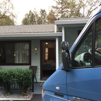 Lake Shasta Lodge - I love to park in front of my cabin and it has a porch - Hotels Near Me - Lakehead, California