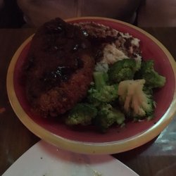 Bobcat Bonnie's Wyandotte - Chicken marsala... biggest chicken breast ever, and perfectly cooked!